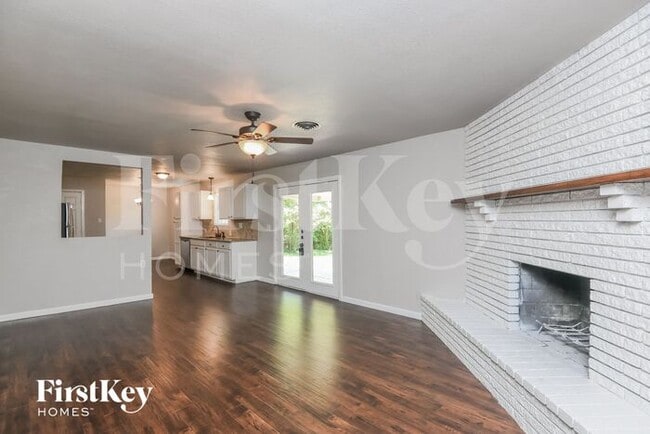 Building Photo - 5241 Ruston Ave