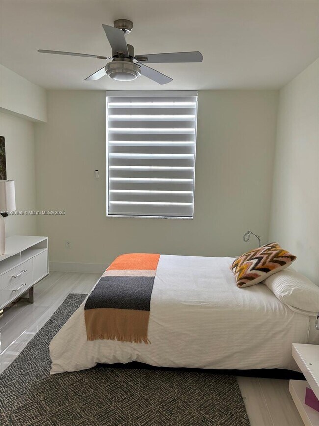 Building Photo - 1900 Van Buren St