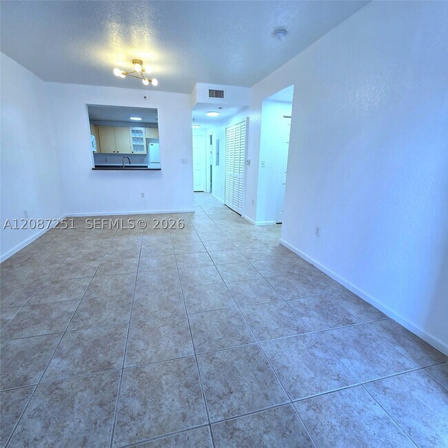 Building Photo - 2901 Riverside Dr