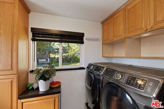 Building Photo - 7130 Gateshead Way