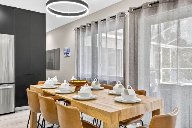 Building Photo - 318 S Burlingame Ave