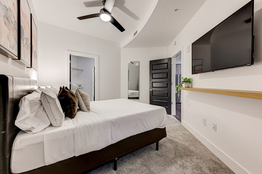 Building Photo - 1812 U.S. 19-SI ID1460735P