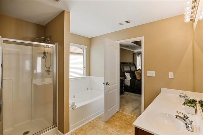 Building Photo - Beautiful 5-Bed, 3-Bath Craftsman Home Near Kennesaw Mountain