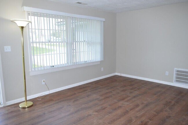 Building Photo - 16818 Coldwater Rd