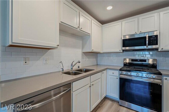 Building Photo - Charming Retreat in 89011