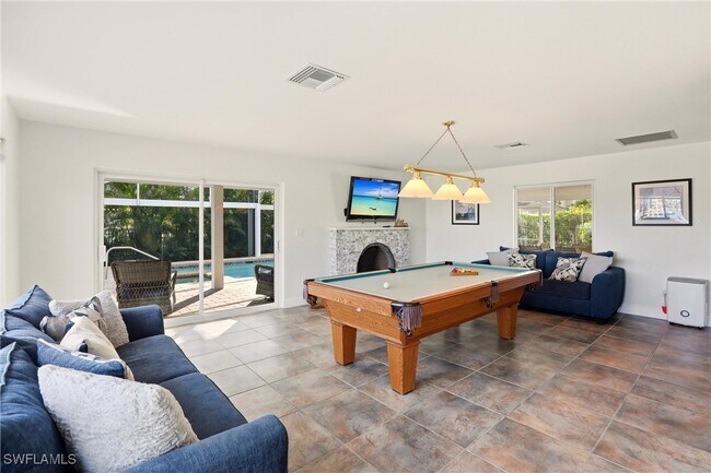 Building Photo - 339 Landmark St