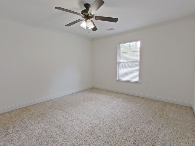 Building Photo - 528 Scenic Dr