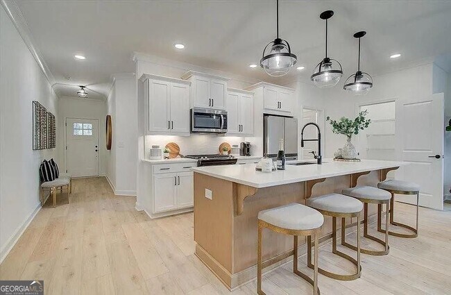 Primary Photo - 121 Priestwood Ln