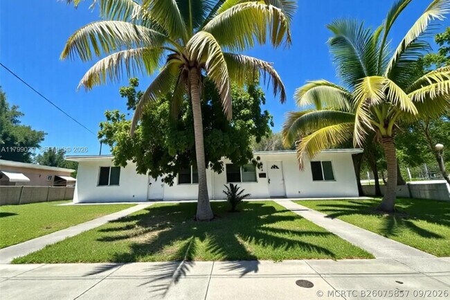 Building Photo - 16204 NE 18th Ct