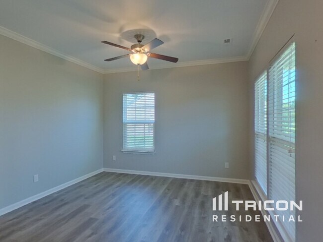Building Photo - 20 Cane Hill Dr