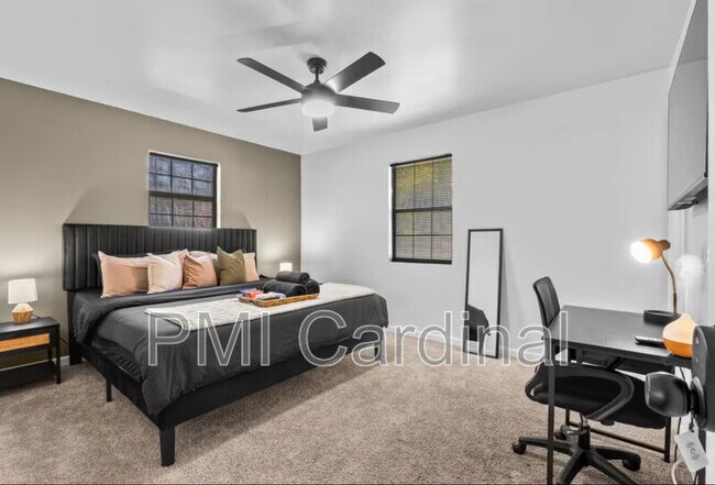 Building Photo - 2117 Wilson Ave