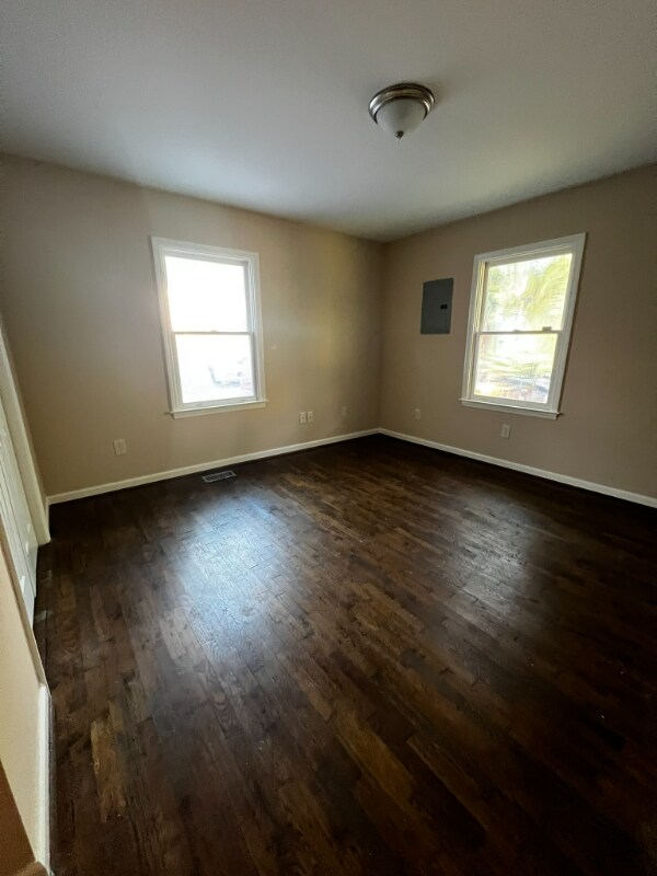 Building Photo - 114 Carnes Dr SE