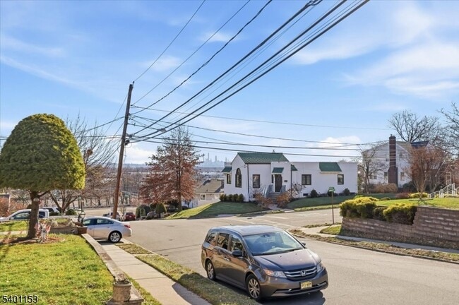 Building Photo - 283 Pasadena Ave