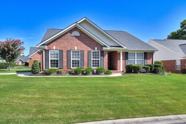 Building Photo - 443 Surrey Park Dr SE