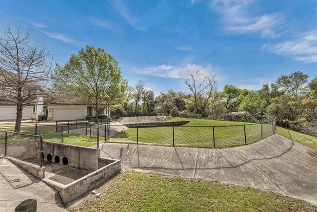 Building Photo - 411 W St Elmo Rd