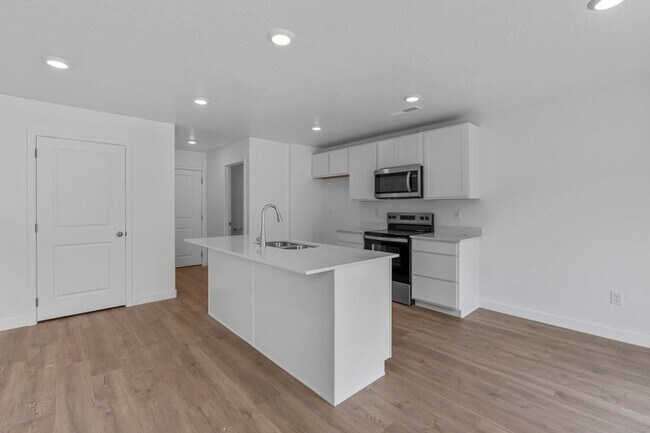 Building Photo - 2133 Wolverine Wy