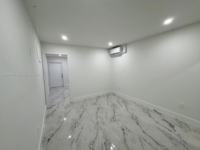 Building Photo - 11000 SW 47th Terrace