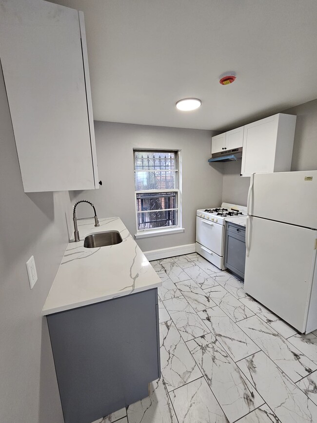 52-54 W Stratford PL 6 - 54 W Stratford Pl