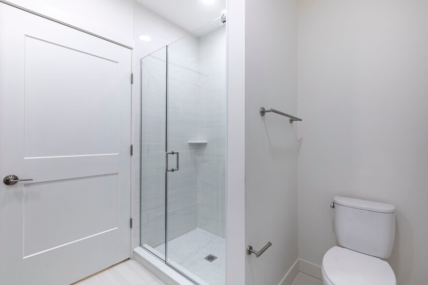 Building Photo - 319 Broadway