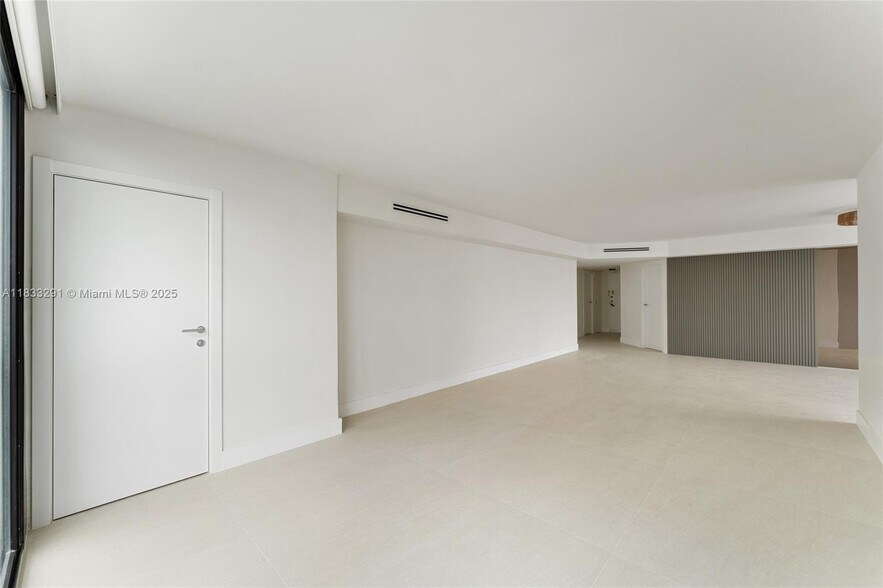 Building Photo - 2333 Brickell Ave