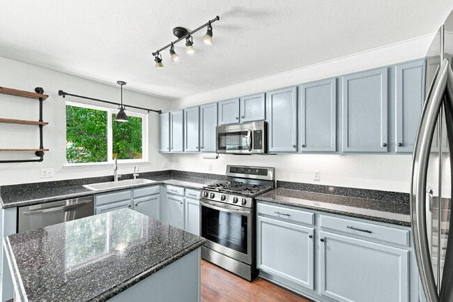 Building Photo - $2,845.95, 6-bed, 3.5-bath located in Colorado Springs with a fenced backyard.