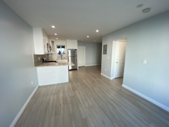 Building Photo - 4660 Kester Ave