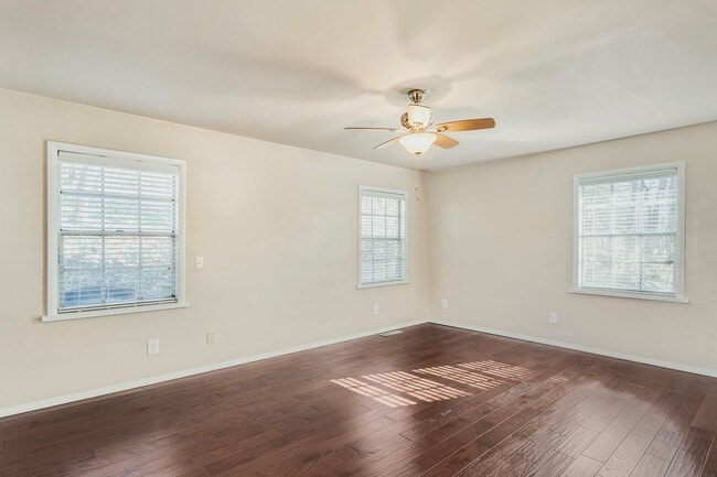 Building Photo - 1741 N Walnut Ave