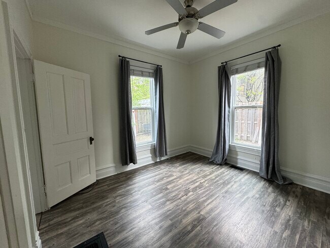 Building Photo - 103 S 4th St