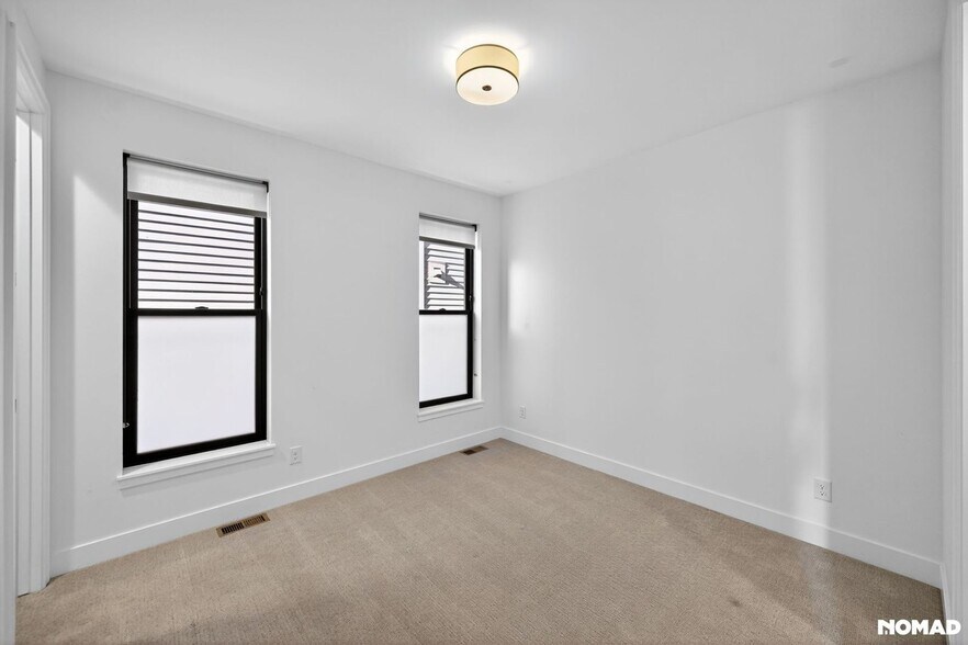 Building Photo - 2321 Stout St