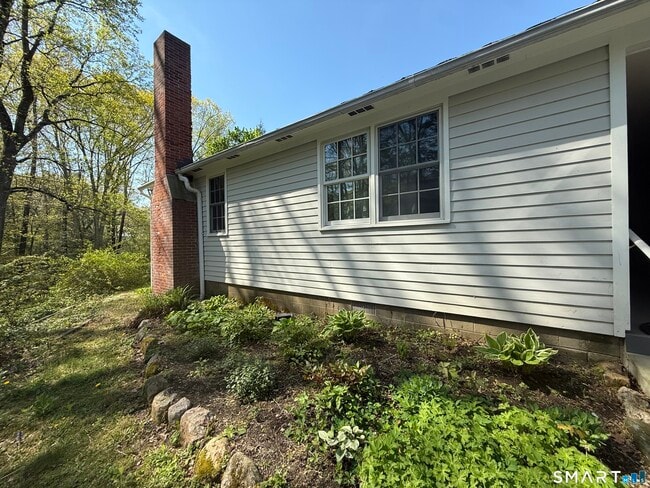 Building Photo - W. W Mountain Rd