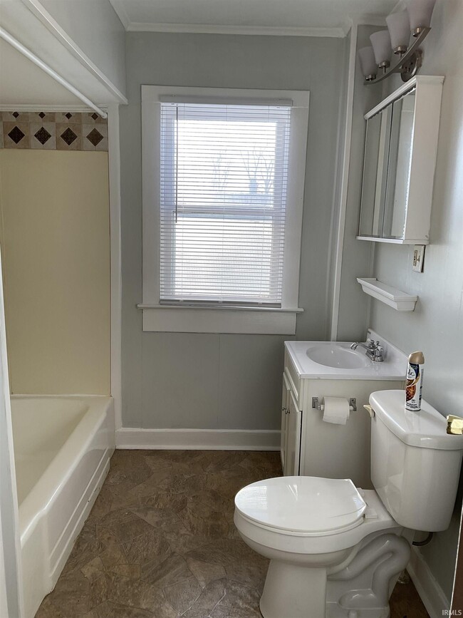 Building Photo - 2206 Brown St