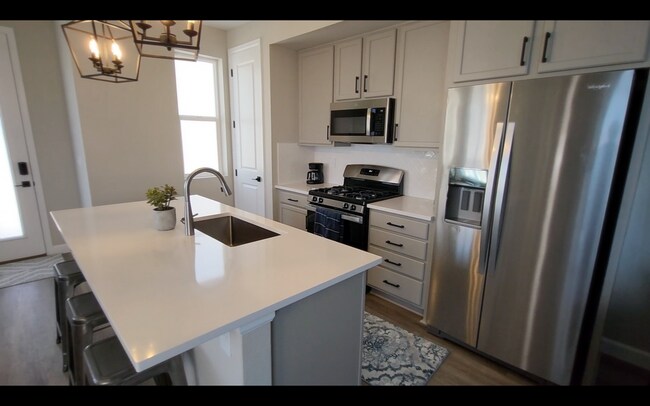 Building Photo - 3 Bedroom, 2.5 Bathroom with two car garage - Available 2/5/2025