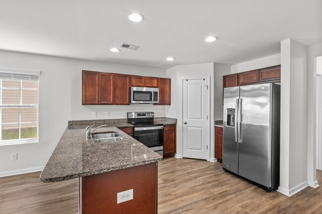 Building Photo - 424 Keeble Dr