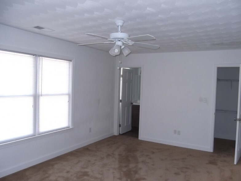 Building Photo - 1300 Baltic Ave