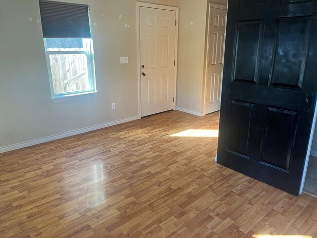 Building Photo - 510 Walnut Ave