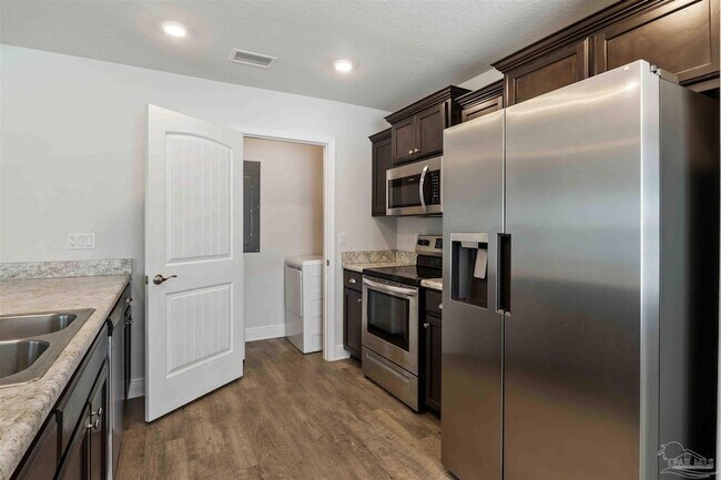 Building Photo - 6263 Cardinal Cove Ln