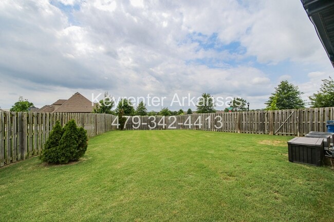 Building Photo - 3805 SW Gemstone Blvd