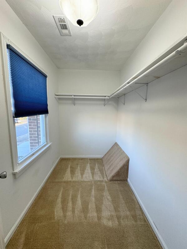 Building Photo - 1363 Battleford Dr