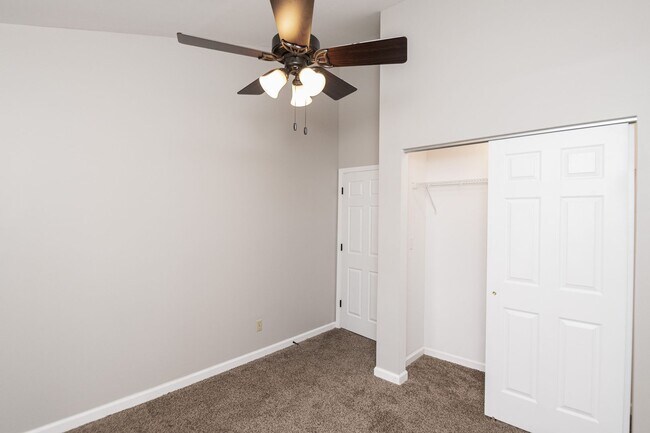 Building Photo - 3 bed 2 bath Home in Lakes of the Four Sea...