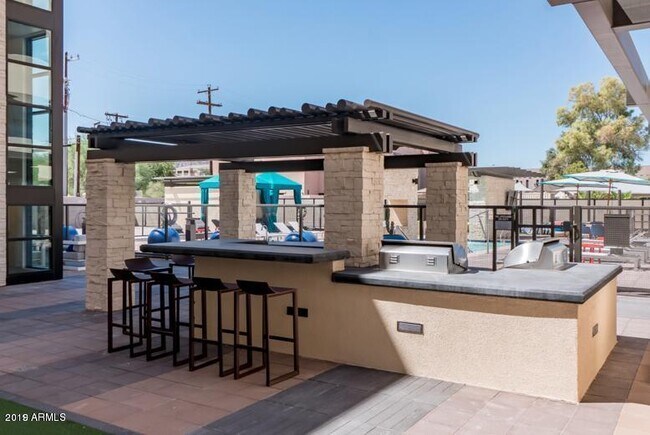 Building Photo - 7300 E Earll Dr