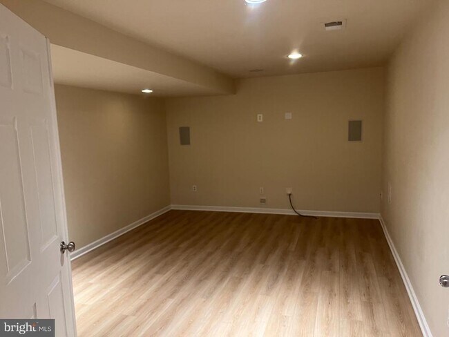 Building Photo - 12432 Gemstone Dr