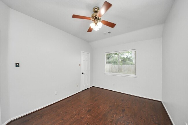 Building Photo - 8322 Adler Lake Dr