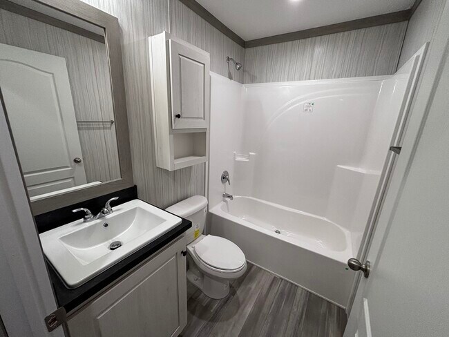Building Photo - 5791 Portside Ct