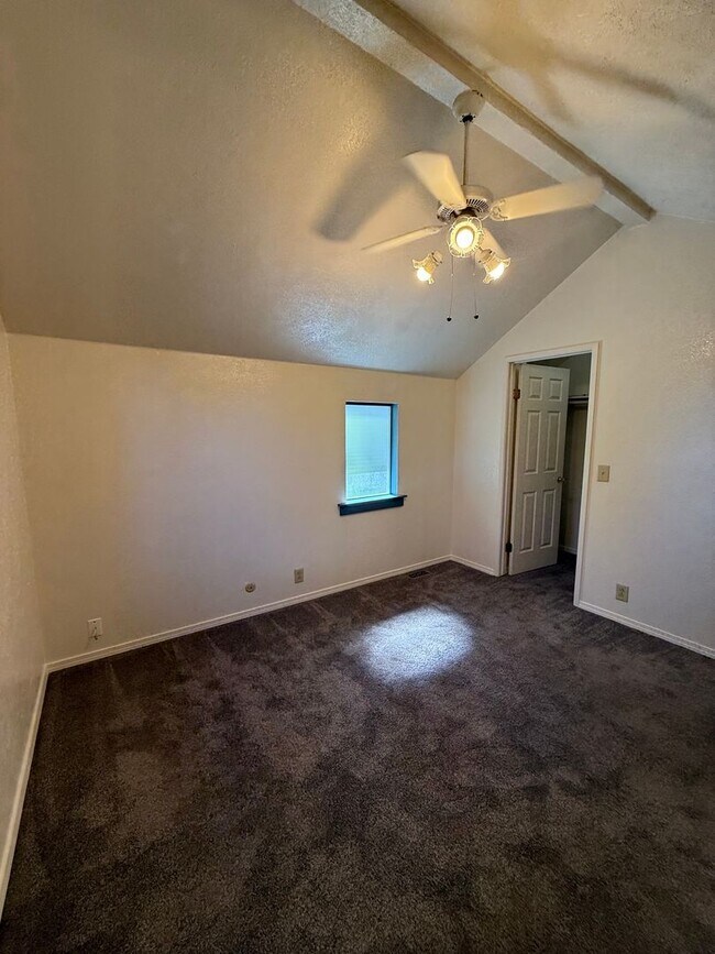 Building Photo - 8121 1/2 El Rancho Drive