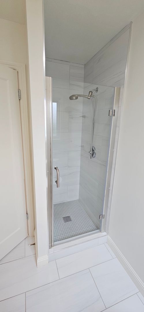 Building Photo - Golden Gate Heights: Remodeled, Spacious Studio w/ A/C, Laundry In-Unit and Dishwasher