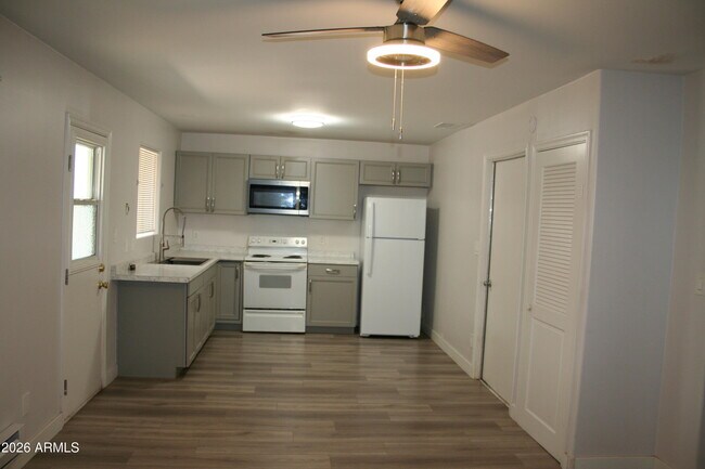 Building Photo - 8901 E Waco Ct