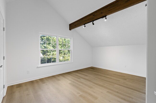 Building Photo - 240 N Cedarbrook Dr