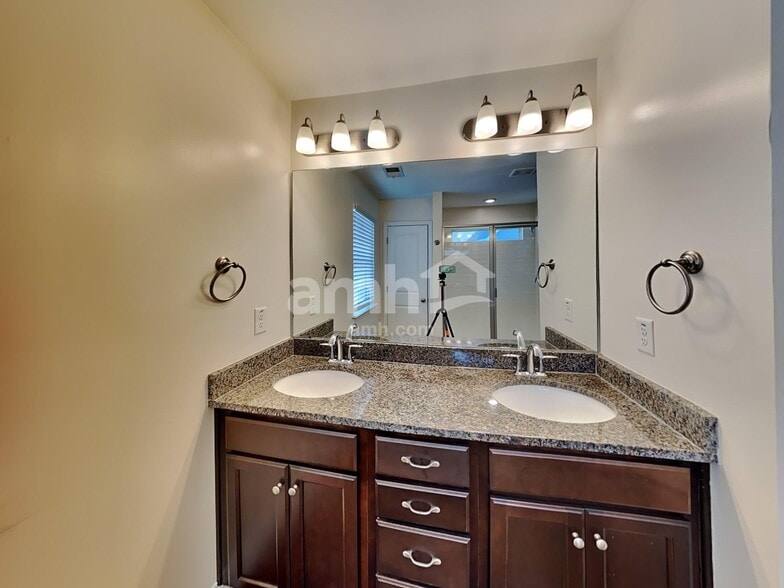 Building Photo - 117 Haeven Trail