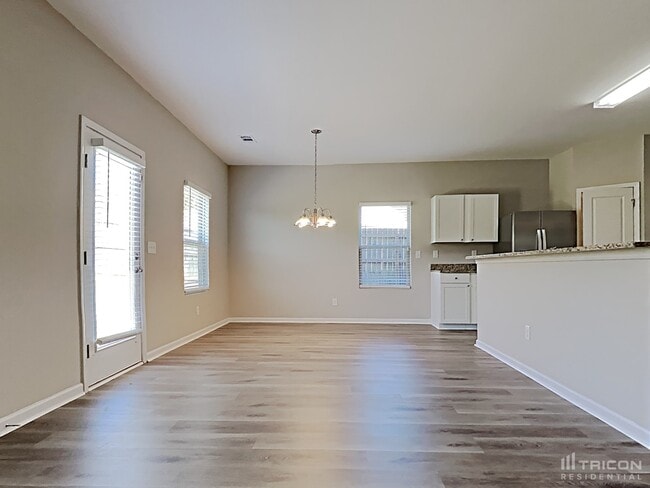 Building Photo - 701 Nonsuch Ct