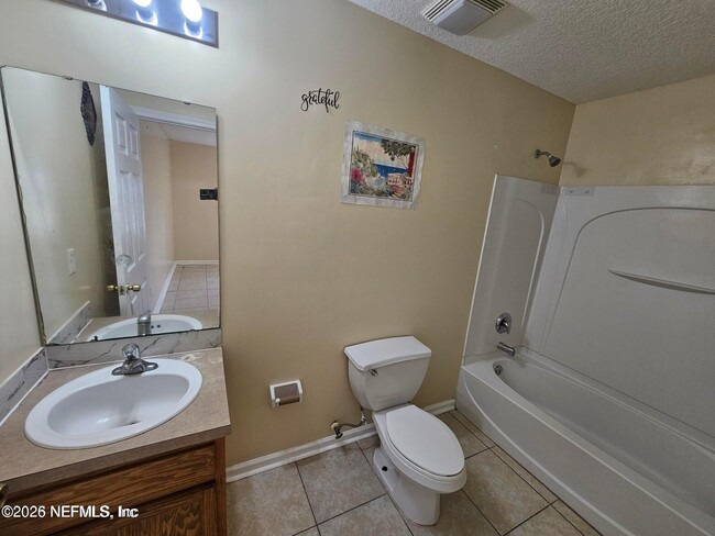 Building Photo - 7632 Hare Ave